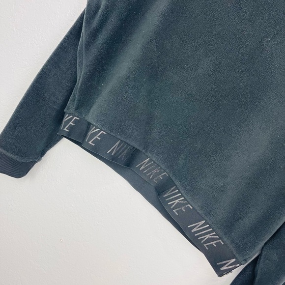 NIKE Black Polar Fleece Crop Side Zipper Pullover Crop Sweatshirt - Picture 4 of 8